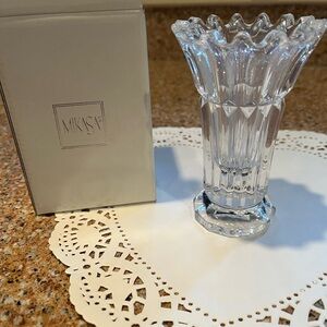 Mikasa Elegant Crystal Vase